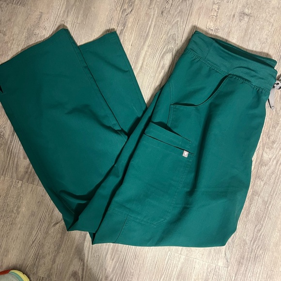 Figs Pants - Kade Cargo Scrub Pants Hunter Green